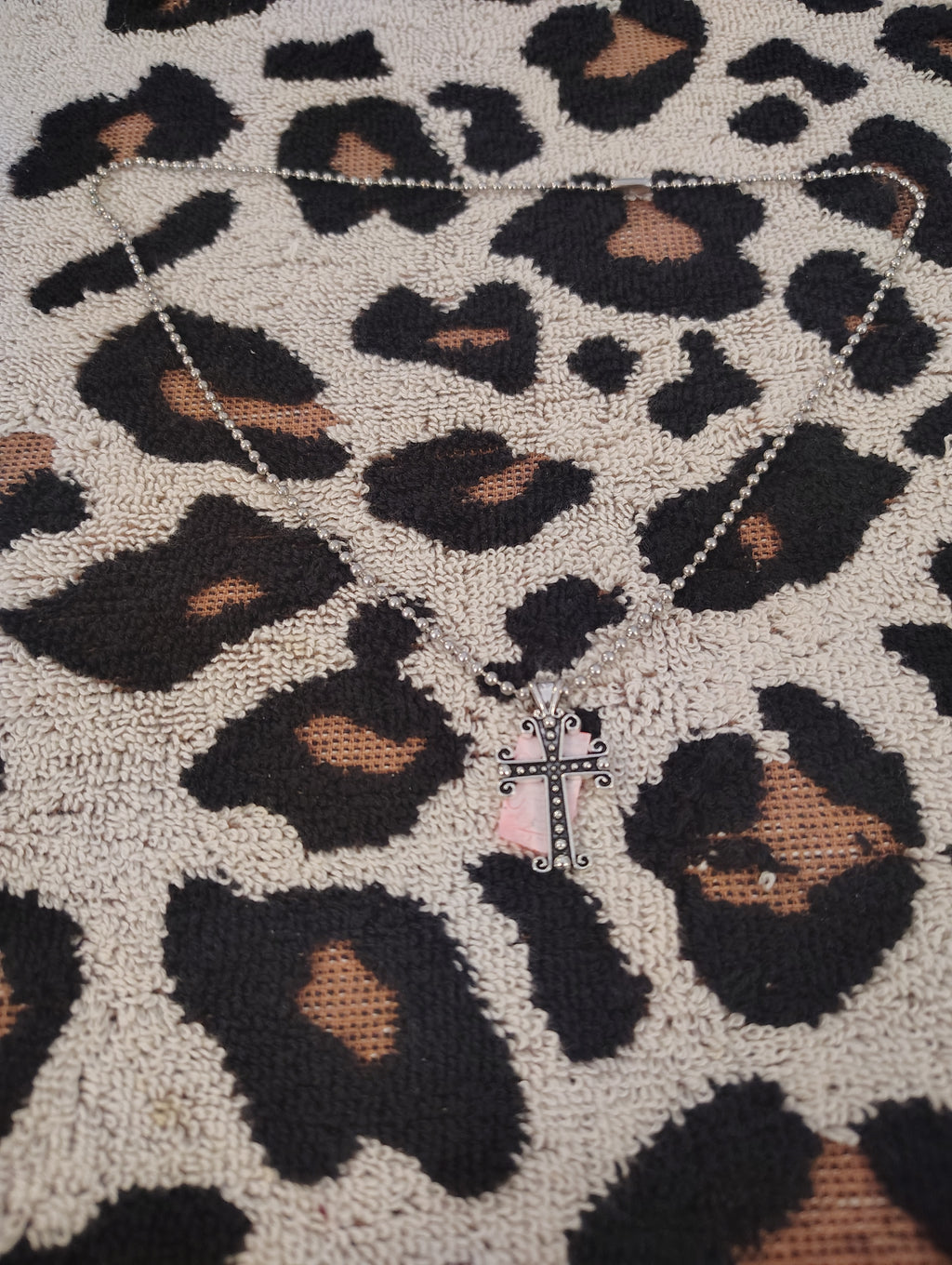 DIY GOTHIC CROSS NECKLACE