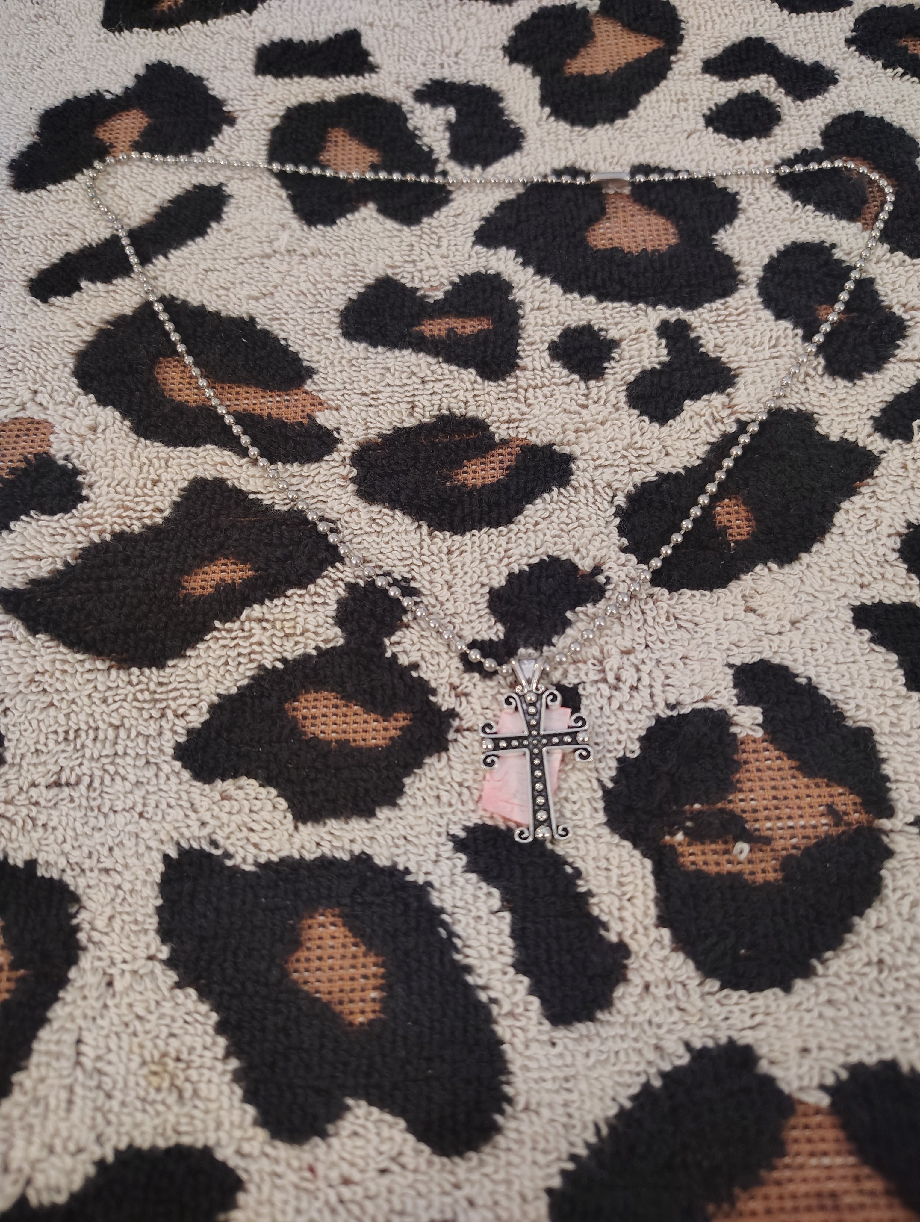DIY GOTHIC CROSS NECKLACE
