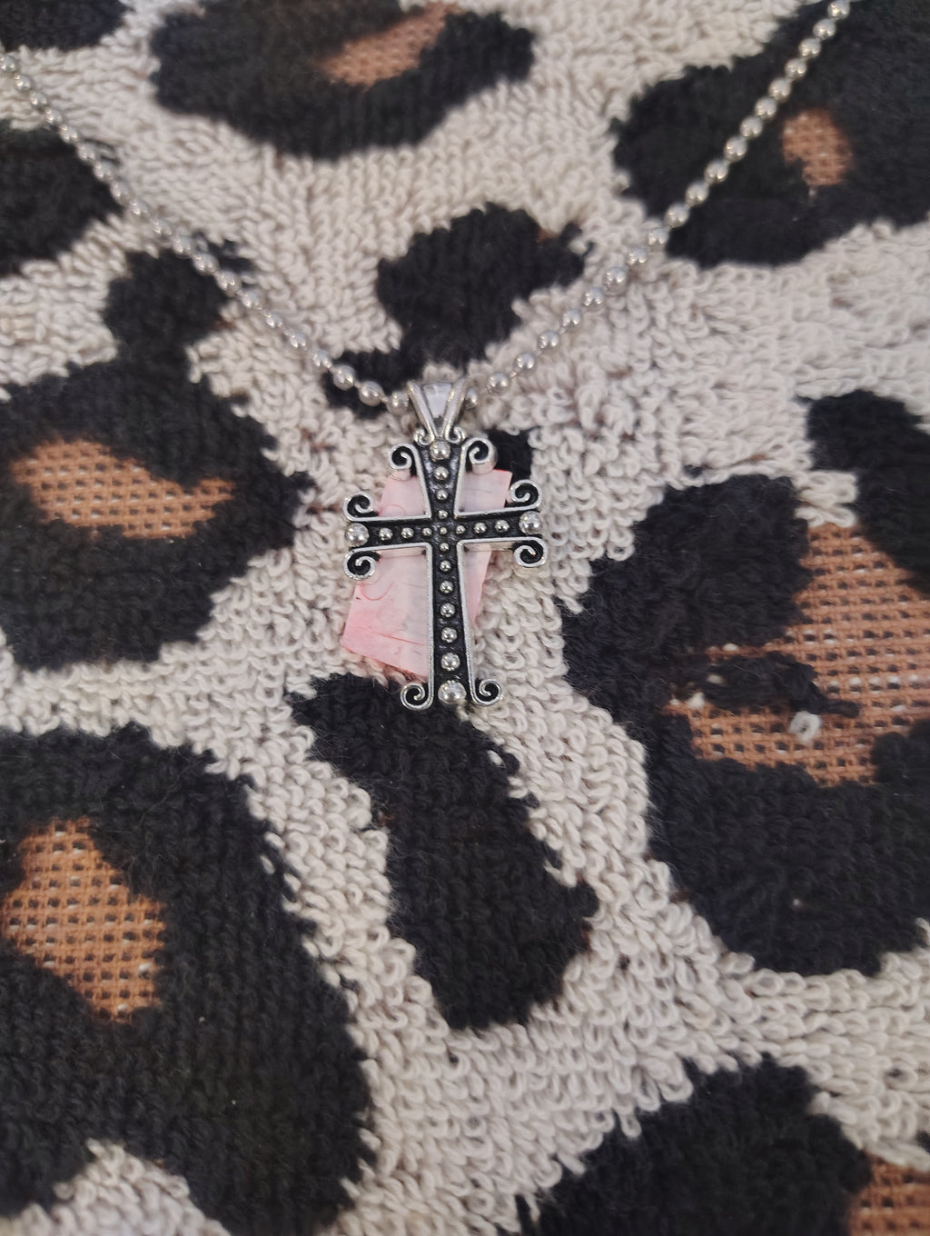 DIY GOTHIC CROSS NECKLACE
