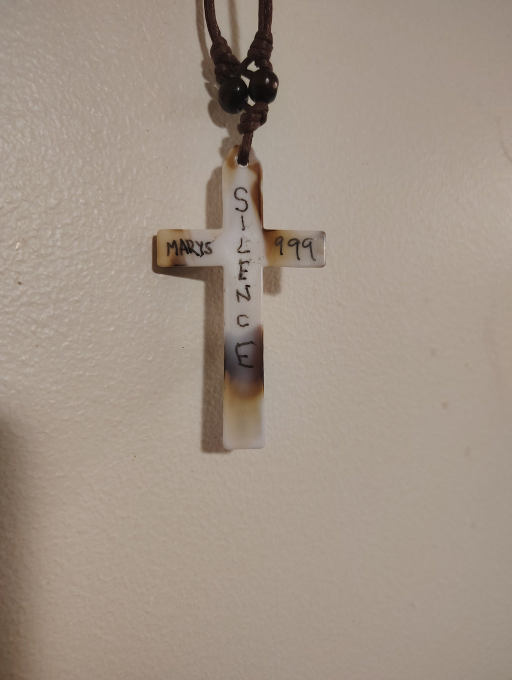 MARY'S SILENCE NECKLACE (Marble crying Jesus 999)