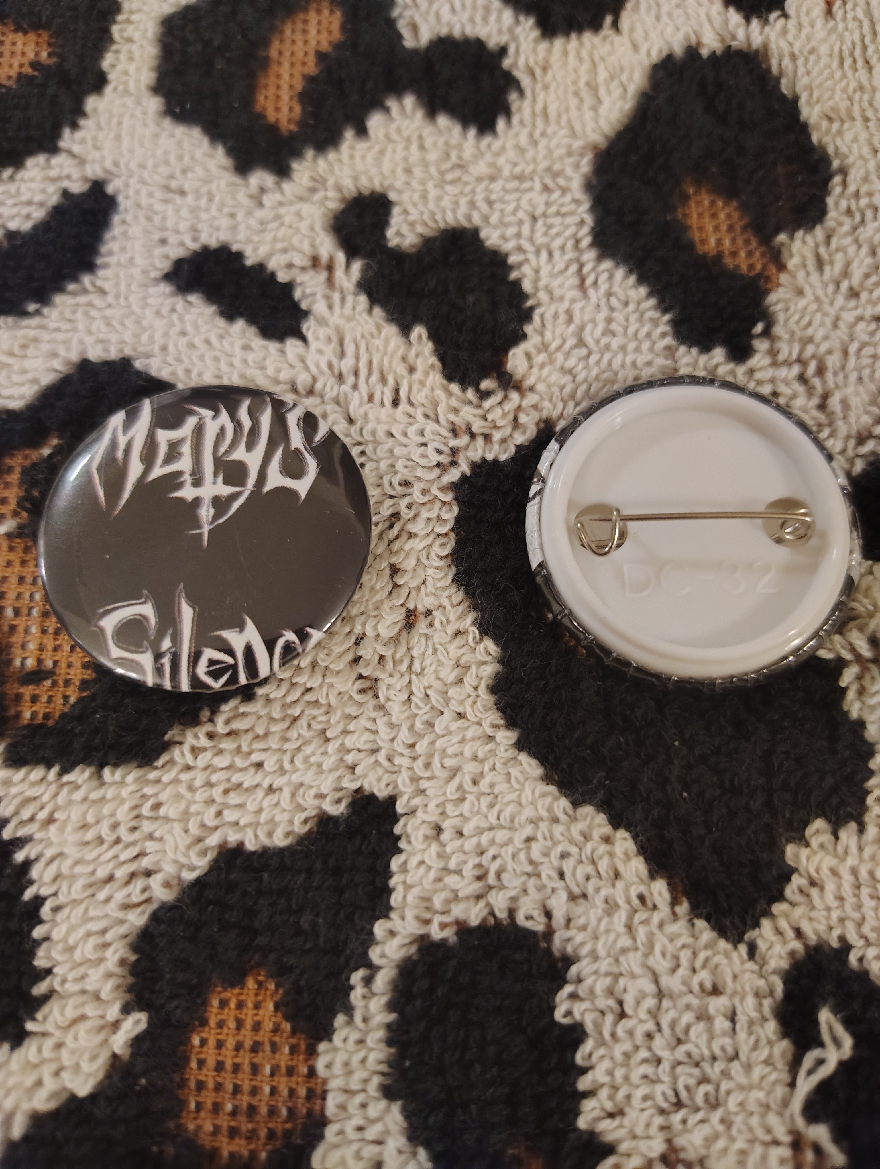 MARY'S SILENCE LOGO PIN (1.5inch)