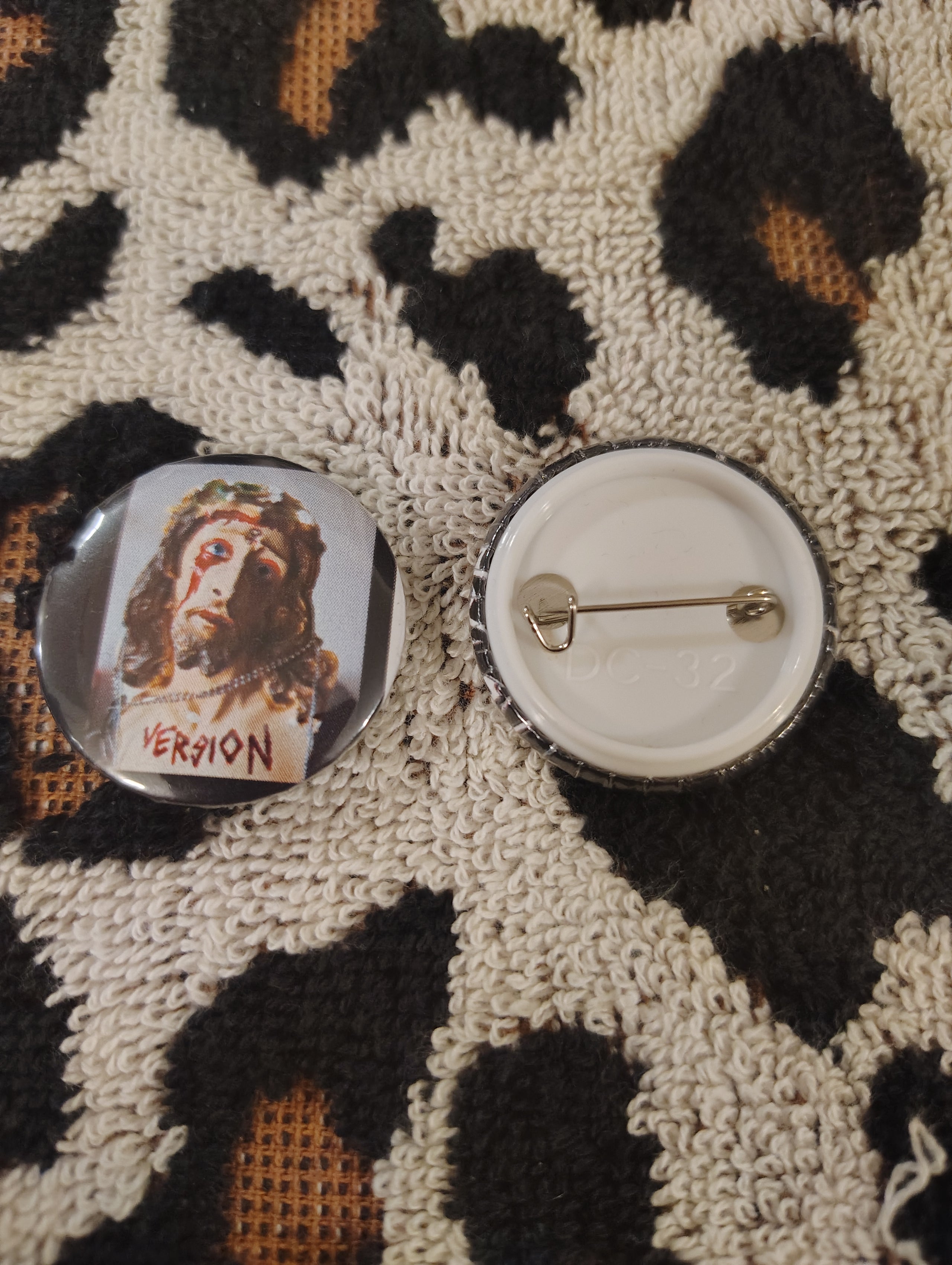 MARY'S SILENCE PIN (Version999)