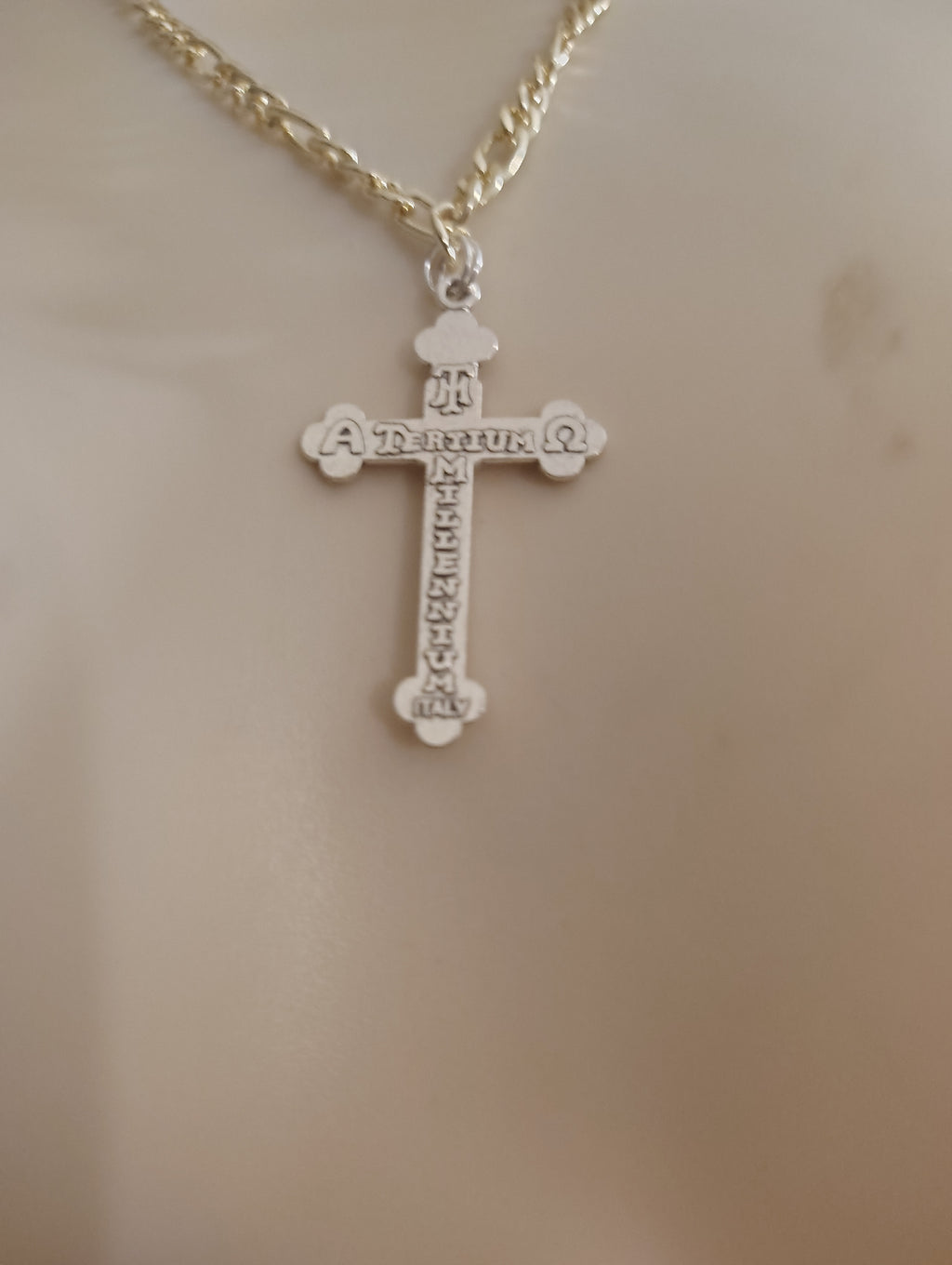 DIY Crucifix necklace (upcycled cross)