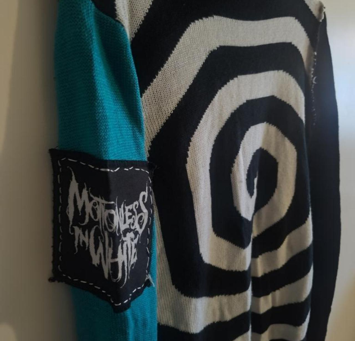 DIY MOTIONLESS IN WHITE TURTLENECK SWEATER