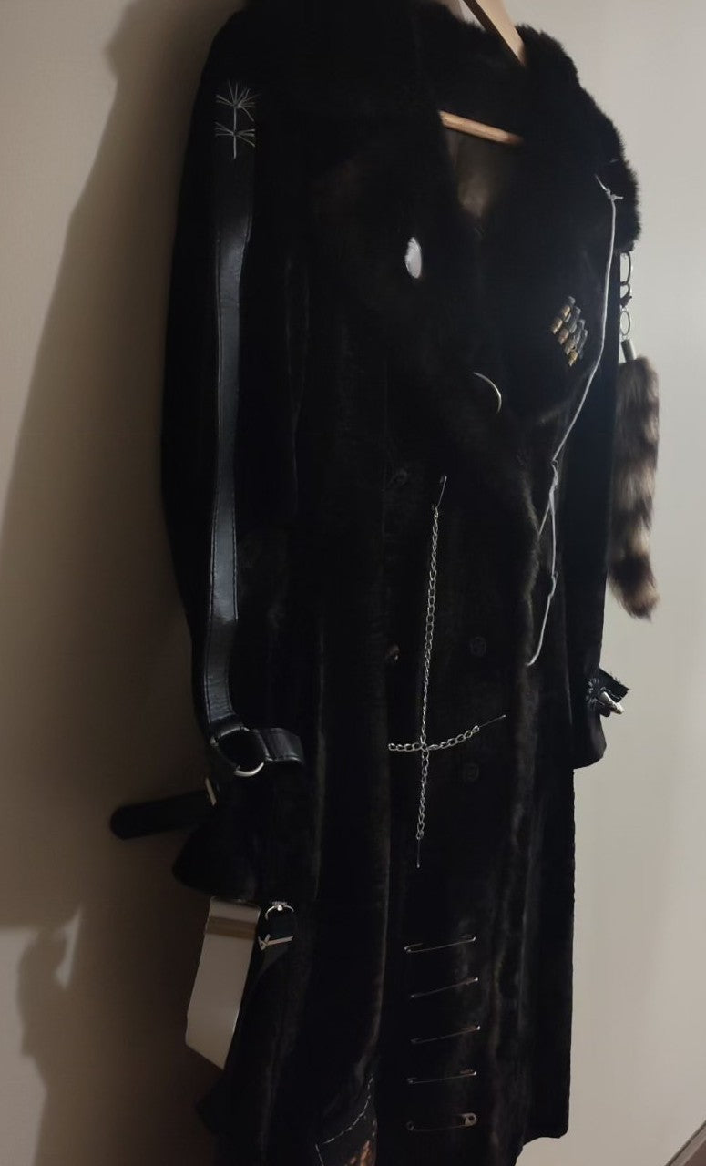 WASTELANDER 3 (fur coat)