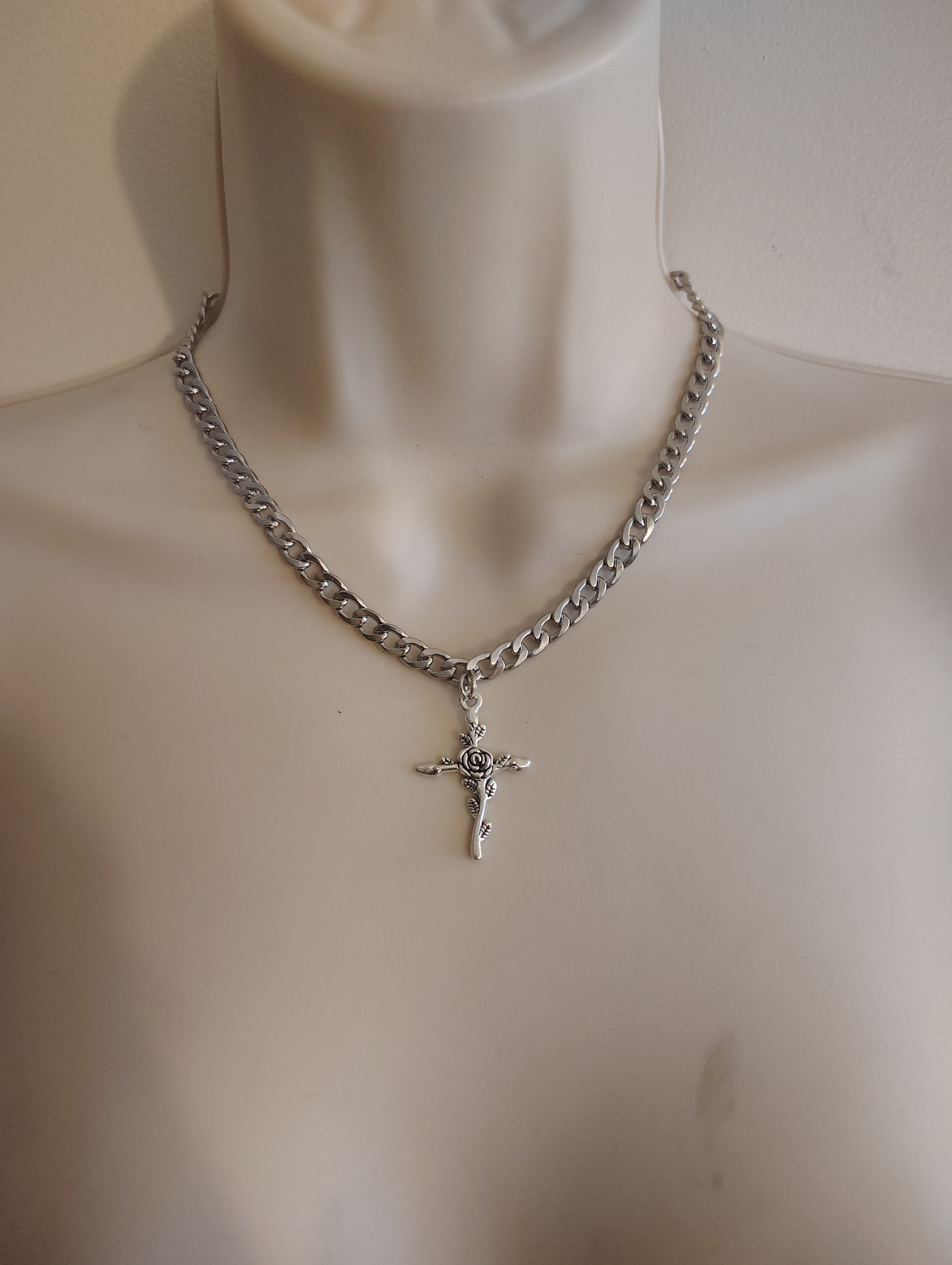 DIY upcycled flower crucifix necklace w. Stainless steel chain
